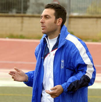 El C.D. Santa Fe de `Piti` a no dejarse sorprender en casa.