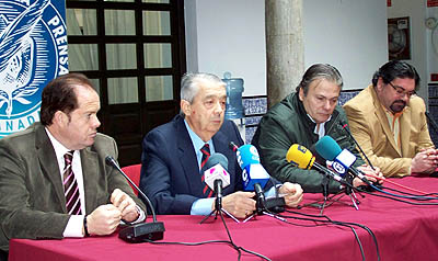 Directivos de la AEP de Granada en la presentación de la gala anual (GRJ)