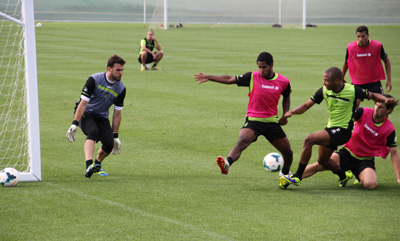 Karnezis sigue esperando su oportunidad 