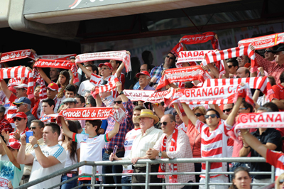 La afición rojiblanca sigue respaldando al equipo (BALDOMERO)