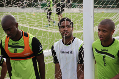 Angulo entrenó ayer con normalidad 