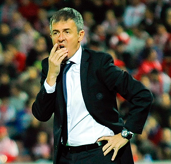 Lucas Alcaraz en un momento del encuentro (J. M. BALDOMERO)