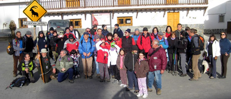 Una imagen de los integrantes del club de montaña de Lanteira (GRJ)