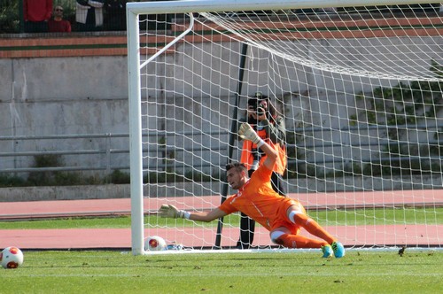Dimitrievski cometió un error que le costó la derrota a su equipo (J. M. ROMERO)