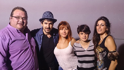 María Pérez junto a varios de los participantes en la gala 