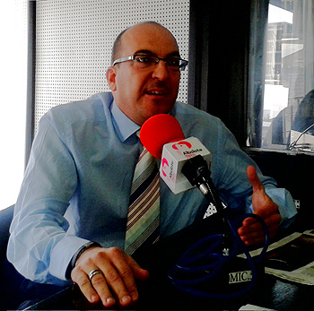 Francis Cascales, en una tertulia de Radio Albolote 