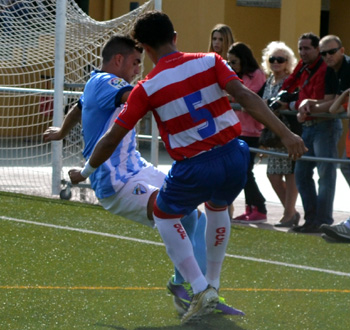Apasionante `derbi` granadino en el `Miguel Prieto`