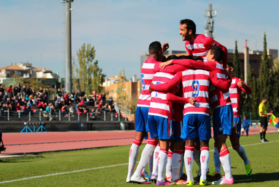Los jugadores rojiblancos celebran uno de los tres tantos (ROMERO)