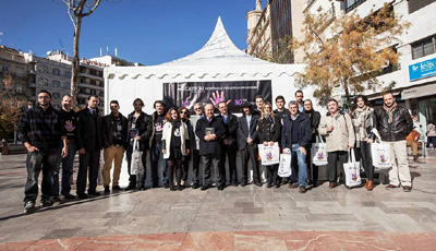 Foto de familia en el acto contra la violencia de género 