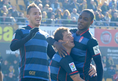 Ighalo celebra uno de los tantos conseguidos con Piti (JOSÉ M. BALDOMERO)