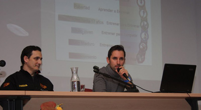 Garzón durante las conferencias 