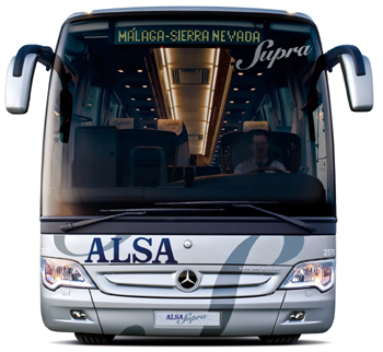 Bus que cubrirá el trayecto entre Málaga y Sierra Nevada