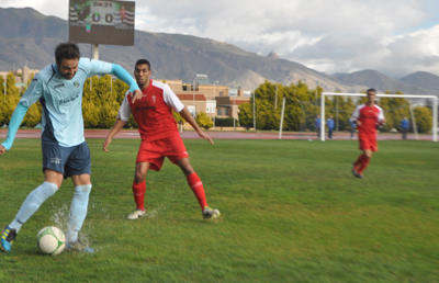 El Guadix sigue una semana más comandando la tabla