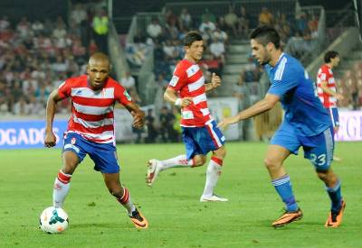 Brahimi e Isco, durante el partido de la primera vuelta. (BALDOMERO)