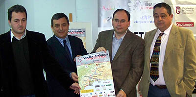 Las distintas autoridades en la presentación de la citada etapa (GRJ)