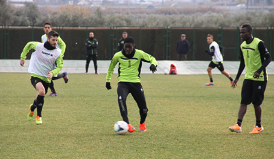 Alcaraz prueba nuevas variantes en la medular (GRJ)