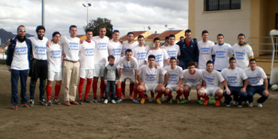 La plantilla local homenajeó al lesionado Pedro, capitán del equipo (GRJ)