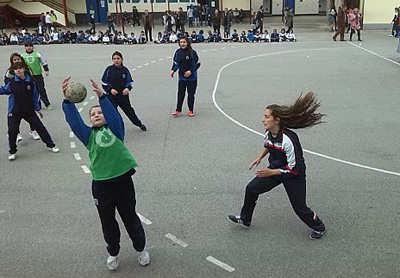 El balonmano sigue ganando adeptos en Granada 
