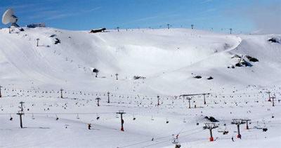 La nieve sigue cayendo sobre Sierra Nevada 