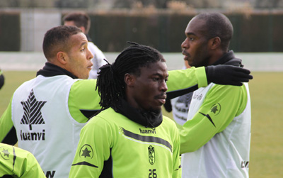 Boateng suele entrenar con el primer equipo (GRJ)