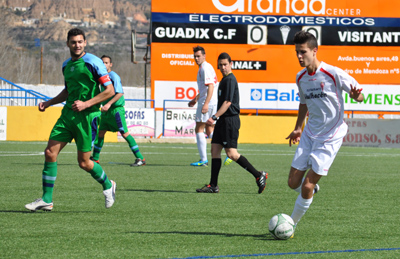 El Guadix volvió a tropezar 