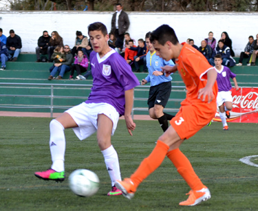 Una jugada del encuentro entre las selecciones infantiles de Granada y Jaén