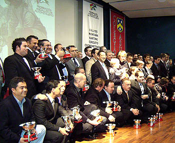 Foto de familia de los galardonados el pasado año (GRJ)