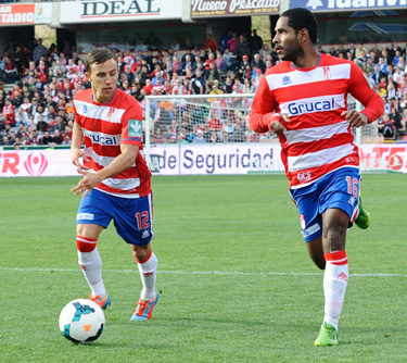 El Granada consiguió tres puntos vitales contra el Elche (BALDOMERO)