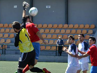 Juanra en el momento de marcar el primer tanto (LÁZARO)