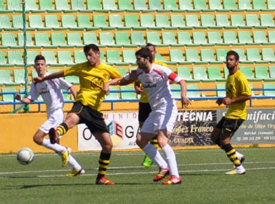 El Guadix sigue luchando por el liderato 