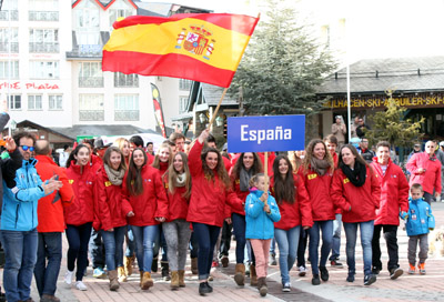 La delegación española durante el desfile (CETURSA)