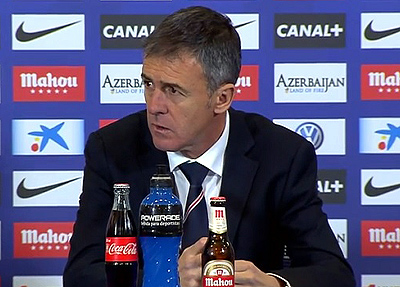 Lucas Alcaraz durante la rueda de prensa en el Vicente Calderón 