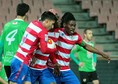 Wilson Cuero celebrando uno de los goles ante el CP Cacereño (J. M. ROMERO)