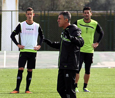 Alcaraz tiene algunos jugadores tocados para el choque del lunes (GRJ)