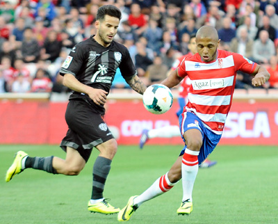 Brahimi, que no realizó un gran partido, fue uno de los mejores (BALDOMERO)