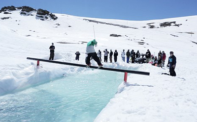 La piscina, una de las nuevas atracciones del snowpark Sulayr 