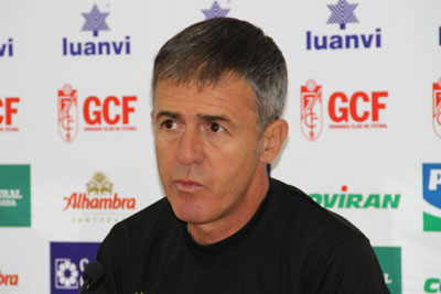 Alcaraz durante la rueda de prensa previa a enfrentarse al Sevilla 