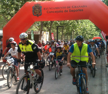 Salida multitudinaria del Decabike 2014 