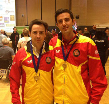 José Manuel Ruiz con una de sus medallas 