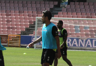 Recio durante el entrenamiento en Los Cármenes (GRJ)