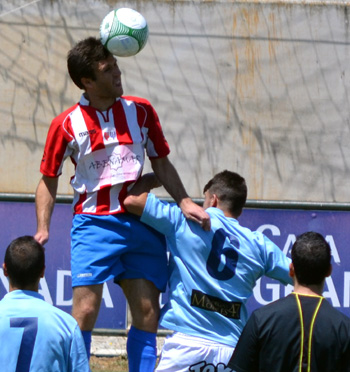 El local Salas gana una acción por arriba (A. GARRIDO)