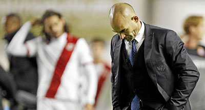 Jémez seguirá un año más en el Rayo (MARCA)