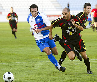 El Motril CF mantiene el liderato (JESÚS HURTADO)