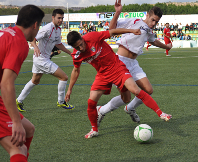 Los dos equipos lucharon por la victoria 