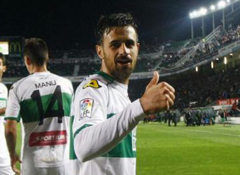 Javi Márquez celebra un gol con el Elche, donde ha jugado cedido 
