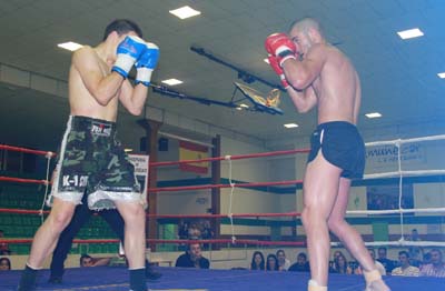 Uno de los apasionantes combates de la velada 