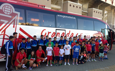 Los participantes antes de partir hacia Sierra Nevada 