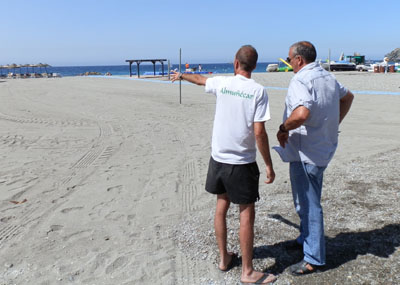 Técnicos supervisan la zona deportiva 