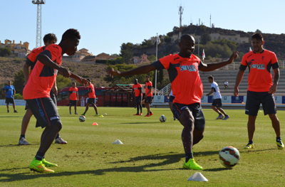 Los jugadores siguen trabajando al máximo rendimiento (GRANADA CF)