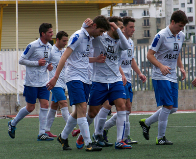 Los jugadores del Loja celebran uno de los tantos conseguidos 